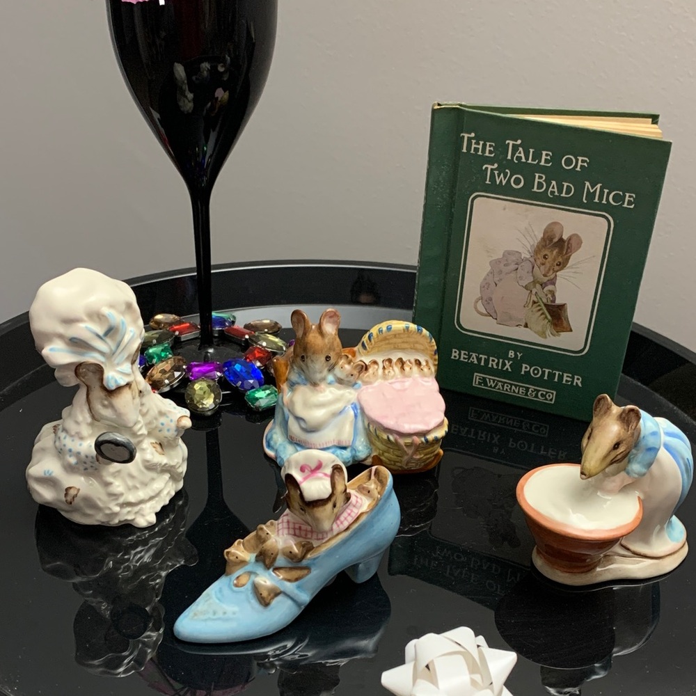 Royal Doulton's Beatrix Potter Mouse Figurine Set of 4 + 1 Book